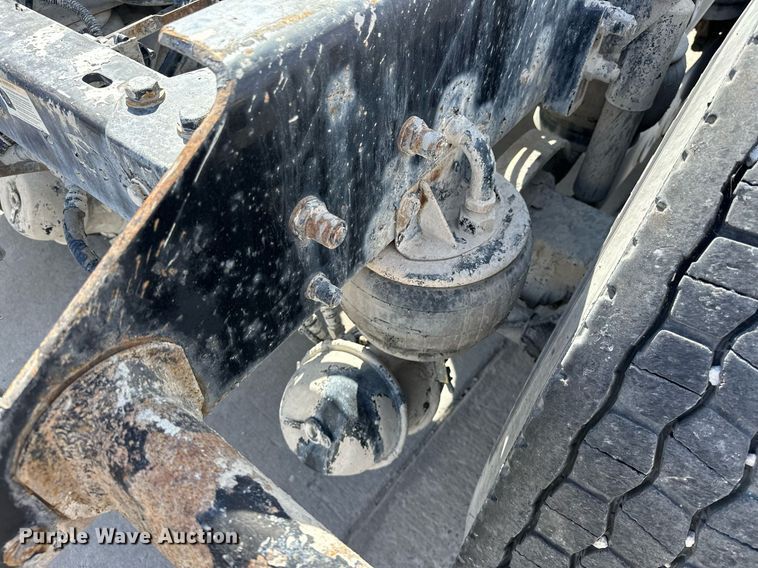 image for item DT6567 2007 Kenworth semi truck