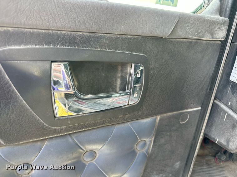 image for item DT6567 2007 Kenworth semi truck