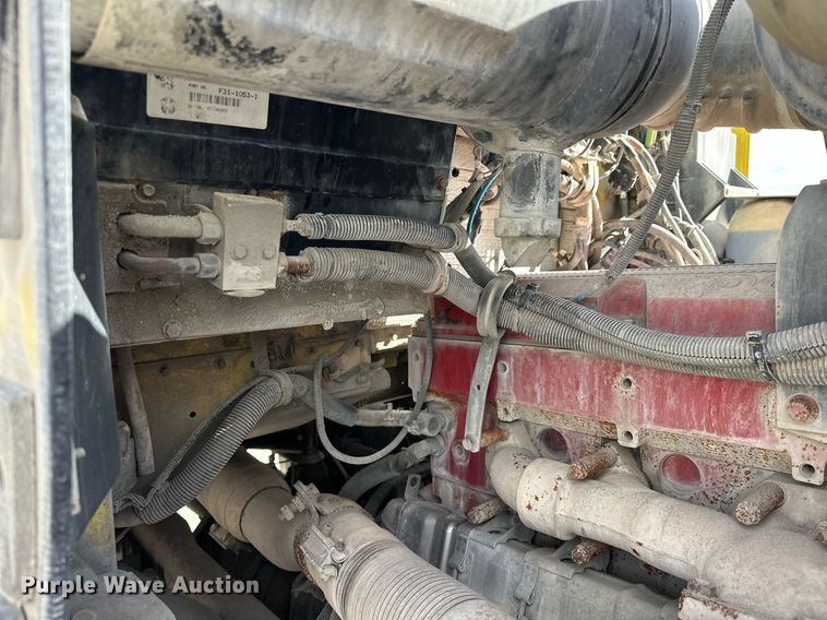 image for item DT6567 2007 Kenworth semi truck