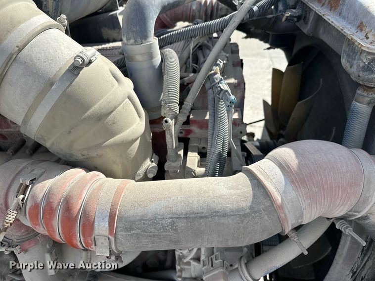 image for item DT6567 2007 Kenworth semi truck