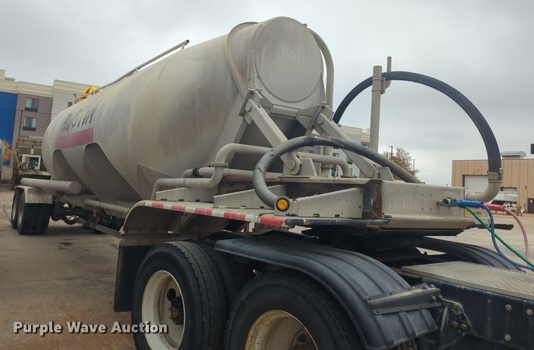 image for item DT6568 2007 Heil pneumatic dry bulk trailer