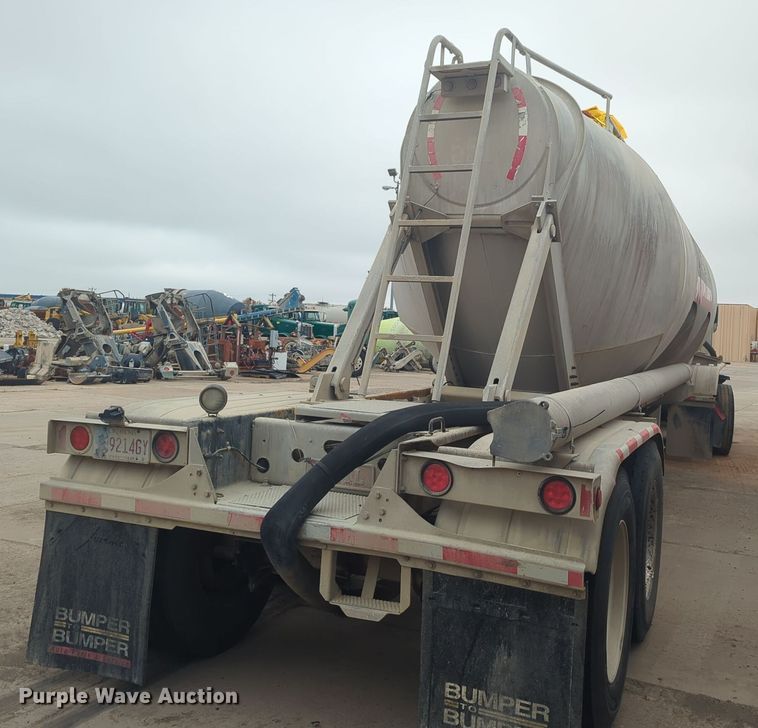 image for item DT6568 2007 Heil pneumatic dry bulk trailer