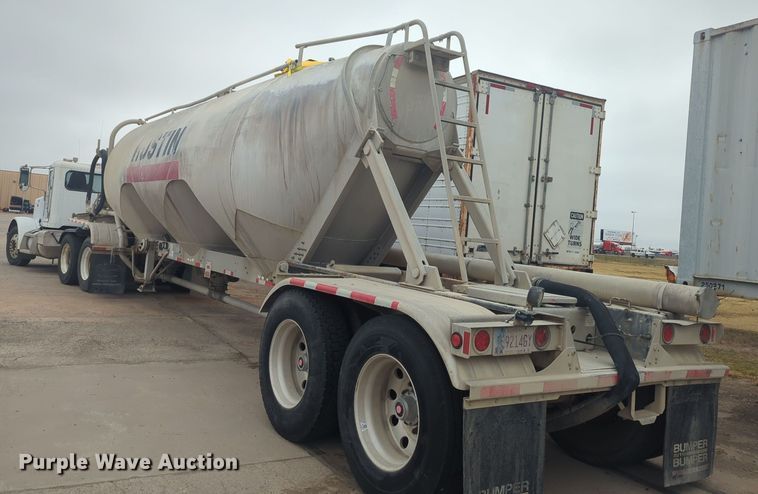 image for item DT6568 2007 Heil pneumatic dry bulk trailer