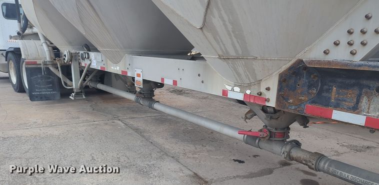 image for item DT6568 2007 Heil pneumatic dry bulk trailer