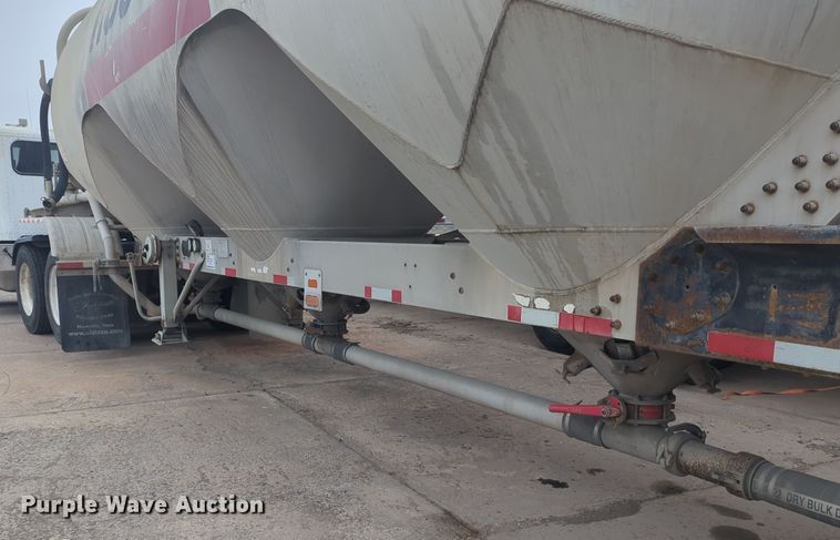 image for item DT6568 2007 Heil pneumatic dry bulk trailer