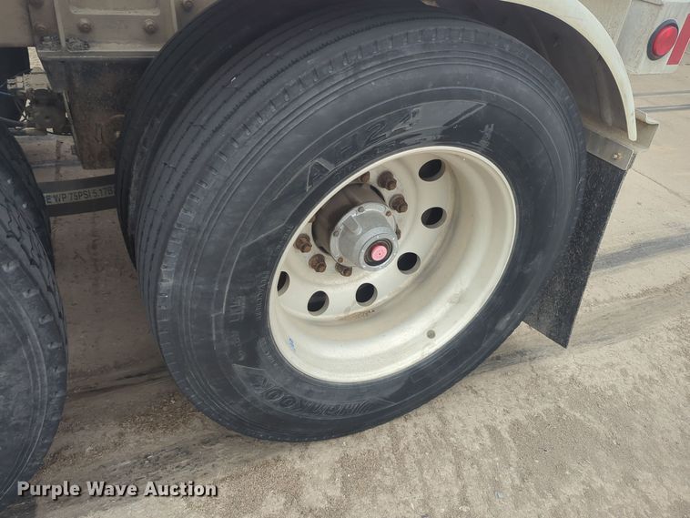 image for item DT6568 2007 Heil pneumatic dry bulk trailer