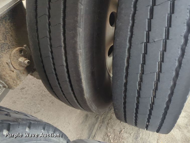 image for item DT6568 2007 Heil pneumatic dry bulk trailer