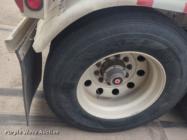 image for item DT6568 2007 Heil pneumatic dry bulk trailer