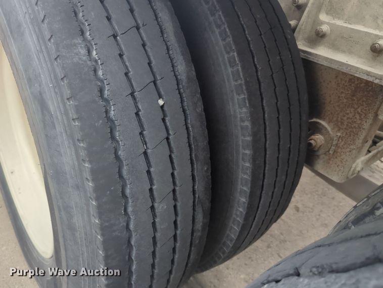 image for item DT6568 2007 Heil pneumatic dry bulk trailer