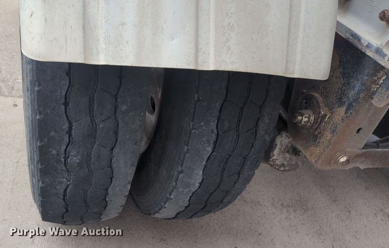 image for item DT6568 2007 Heil pneumatic dry bulk trailer