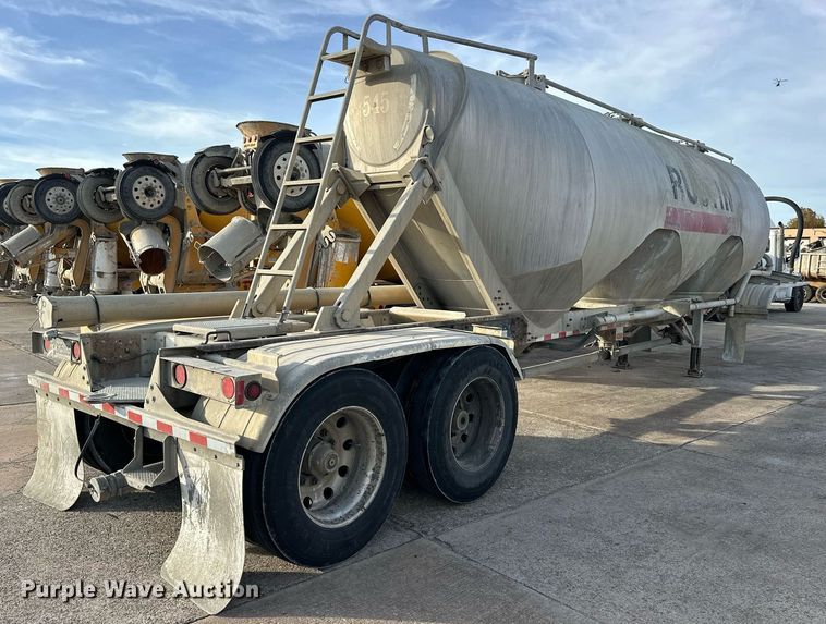 image for item DT6569 2008 Heil pneumatic dry bulk trailer