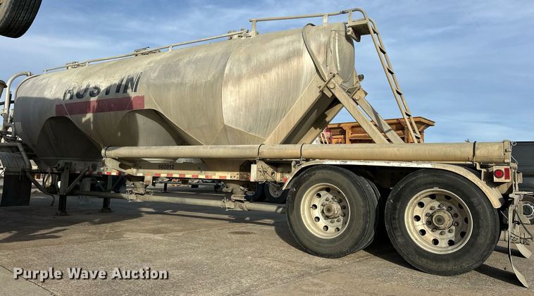 image for item DT6569 2008 Heil pneumatic dry bulk trailer