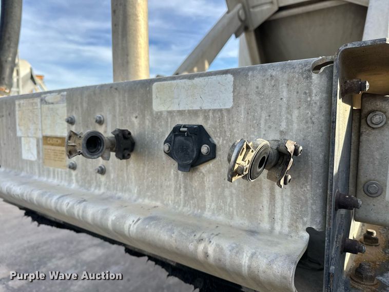 image for item DT6569 2008 Heil pneumatic dry bulk trailer