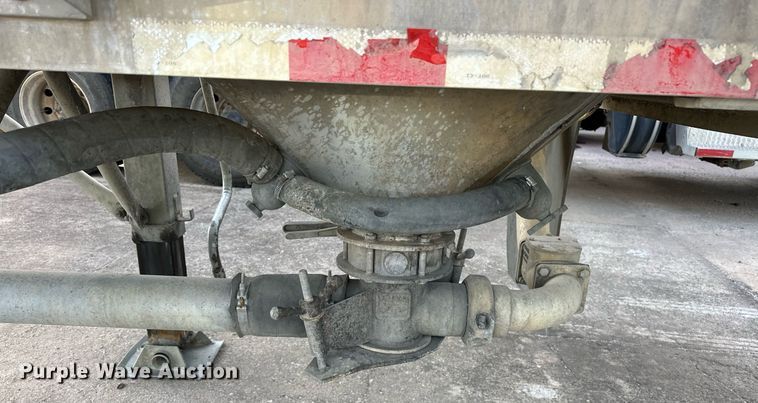 image for item DT6569 2008 Heil pneumatic dry bulk trailer