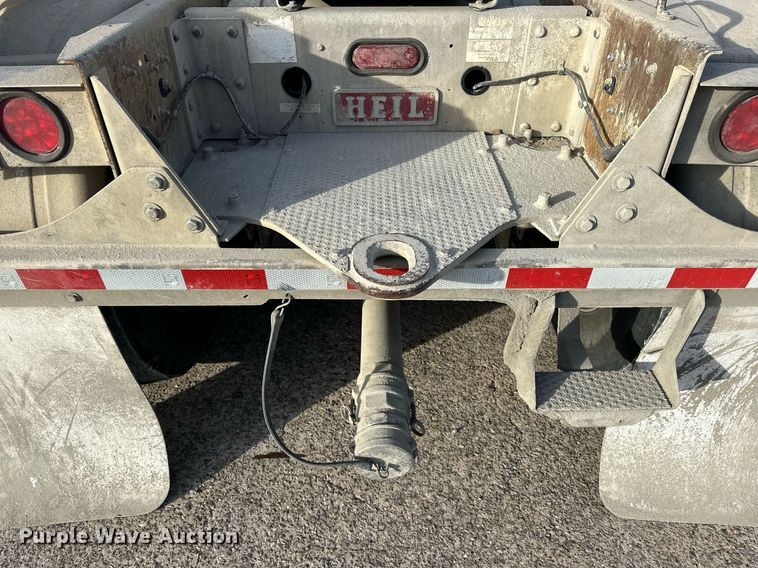 image for item DT6569 2008 Heil pneumatic dry bulk trailer