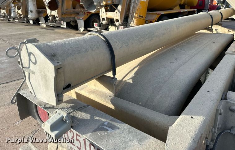 image for item DT6569 2008 Heil pneumatic dry bulk trailer