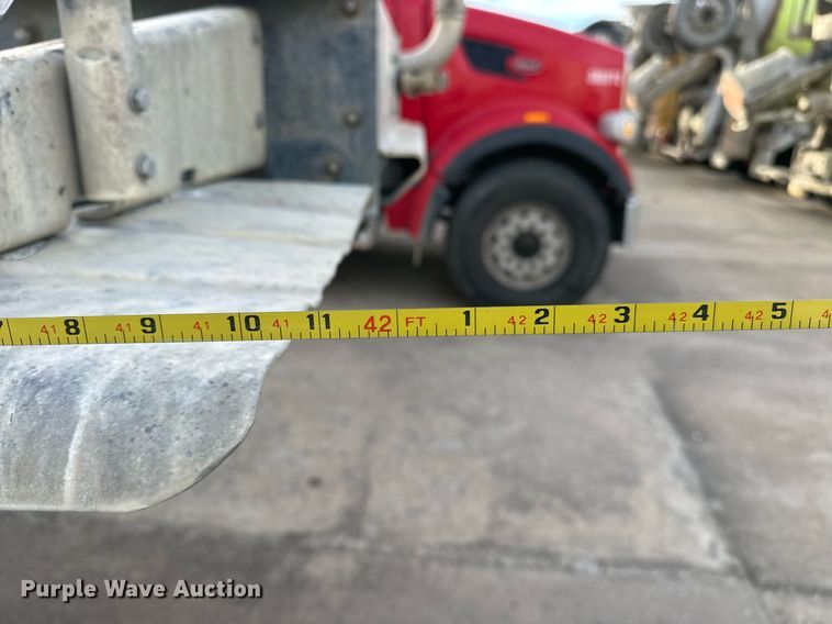 image for item DT6569 2008 Heil pneumatic dry bulk trailer