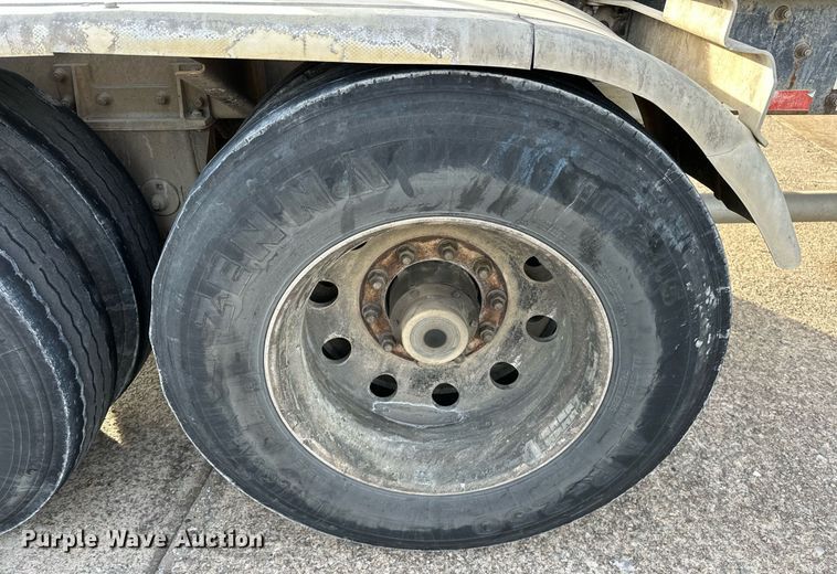 image for item DT6569 2008 Heil pneumatic dry bulk trailer