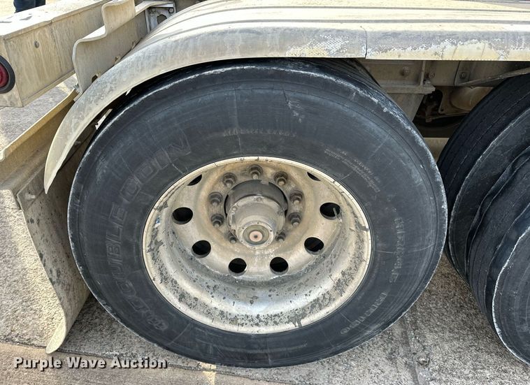 image for item DT6569 2008 Heil pneumatic dry bulk trailer