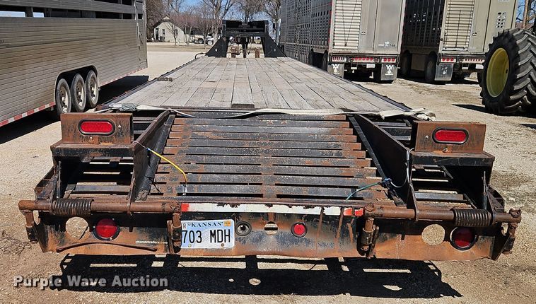 image for item DT7642 2004 Diamond C Trailers Fleetreck equipment trailer