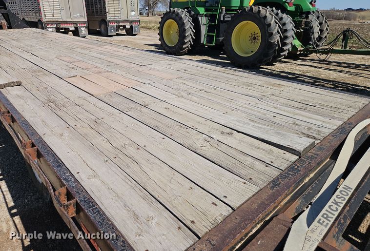 image for item DT7642 2004 Diamond C Trailers Fleetreck equipment trailer