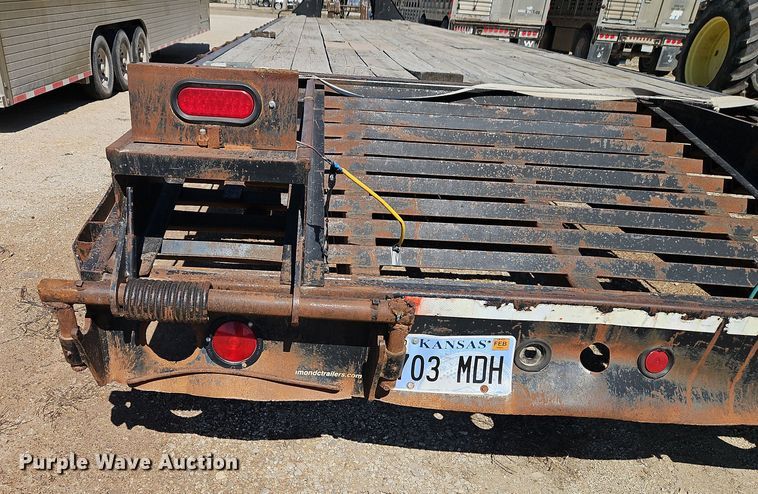 image for item DT7642 2004 Diamond C Trailers Fleetreck equipment trailer