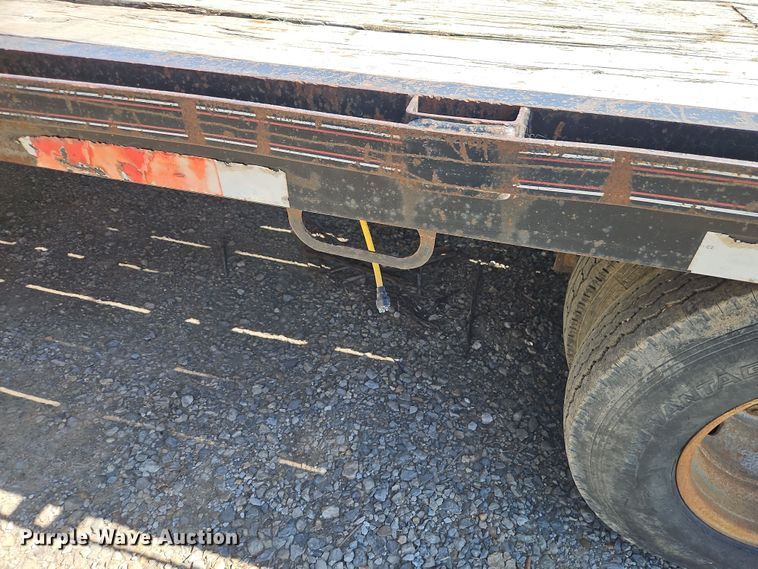 image for item DT7642 2004 Diamond C Trailers Fleetreck equipment trailer