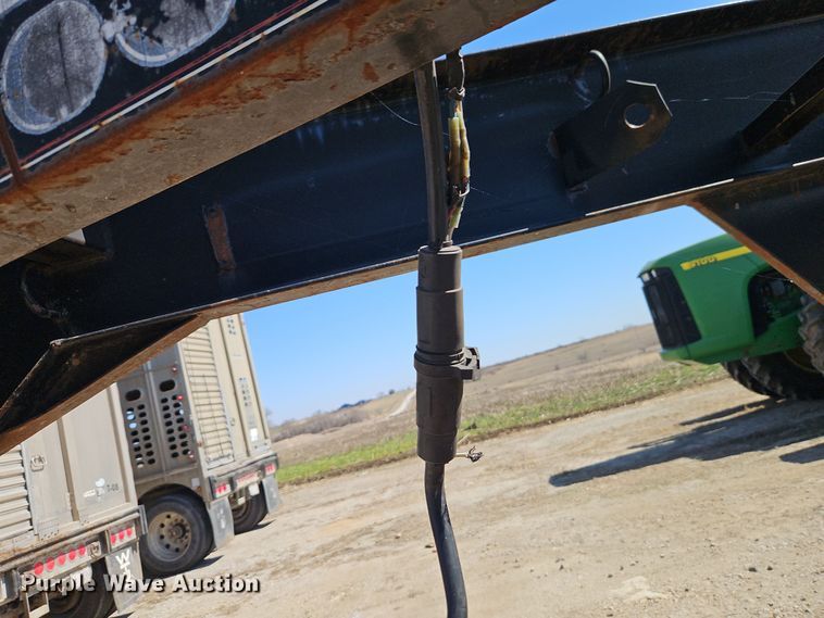 image for item DT7642 2004 Diamond C Trailers Fleetreck equipment trailer