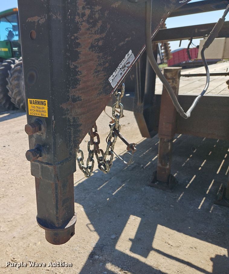 image for item DT7642 2004 Diamond C Trailers Fleetreck equipment trailer