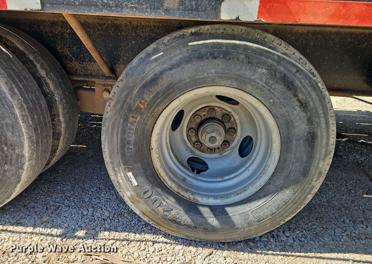 image for item DT7642 2004 Diamond C Trailers Fleetreck equipment trailer