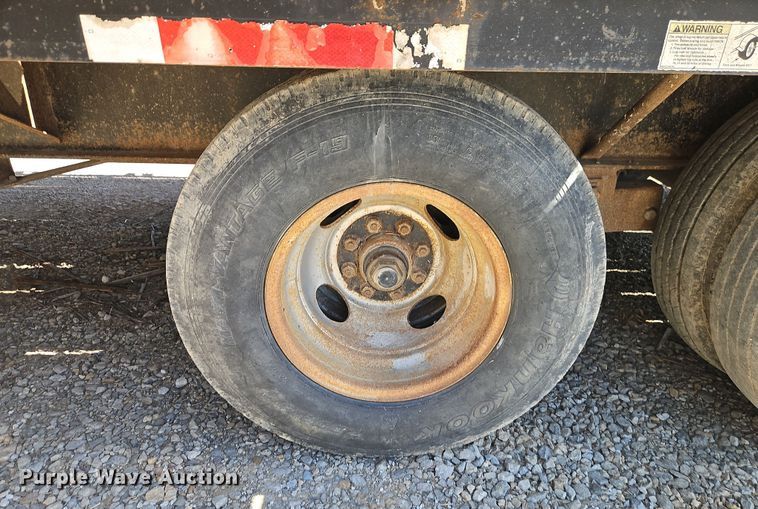 image for item DT7642 2004 Diamond C Trailers Fleetreck equipment trailer