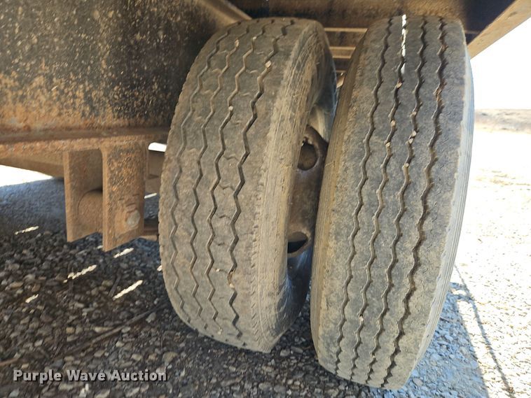 image for item DT7642 2004 Diamond C Trailers Fleetreck equipment trailer