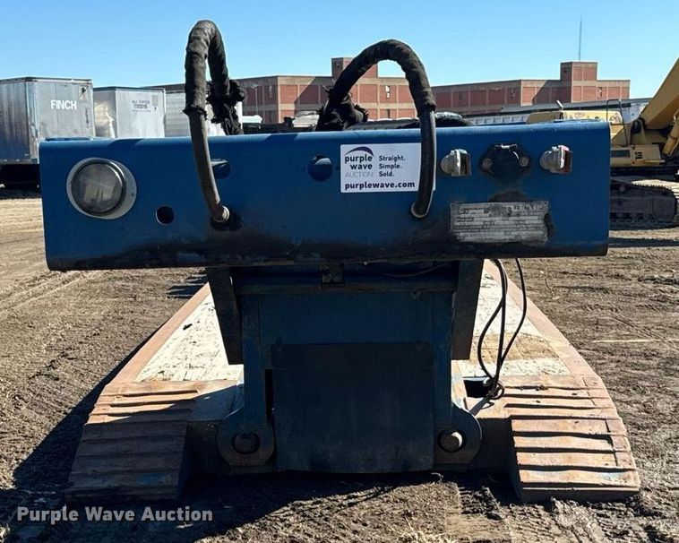 image for item DU3326 2003 Talbert T(4)DW-55-HPG-1-T1 lowboy equipment trailer