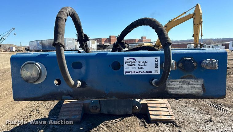 image for item DU3326 2003 Talbert T(4)DW-55-HPG-1-T1 lowboy equipment trailer