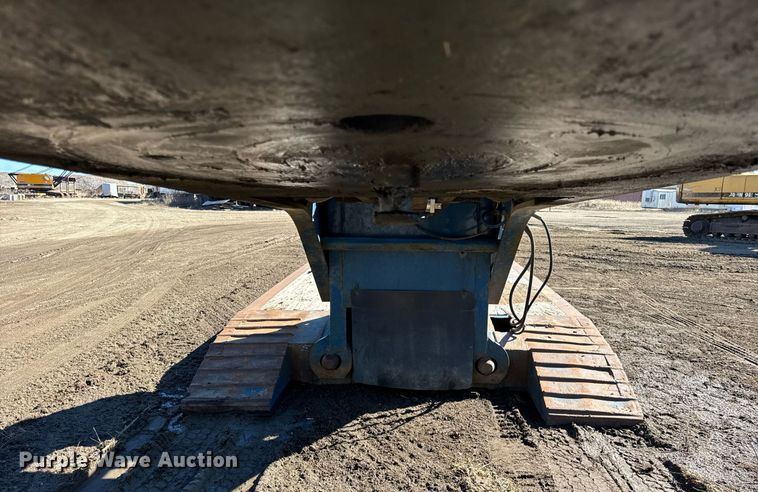 image for item DU3326 2003 Talbert T(4)DW-55-HPG-1-T1 lowboy equipment trailer