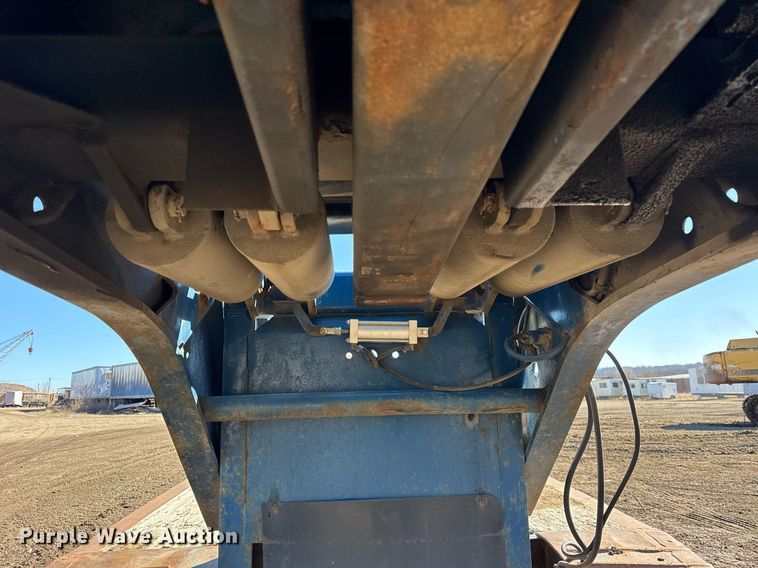 image for item DU3326 2003 Talbert T(4)DW-55-HPG-1-T1 lowboy equipment trailer