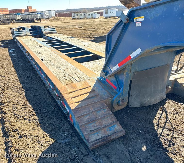 image for item DU3326 2003 Talbert T(4)DW-55-HPG-1-T1 lowboy equipment trailer