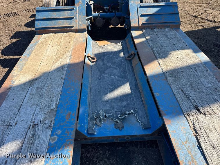 image for item DU3326 2003 Talbert T(4)DW-55-HPG-1-T1 lowboy equipment trailer