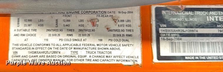 image for item DU3416 2005 International 7600 semi truck