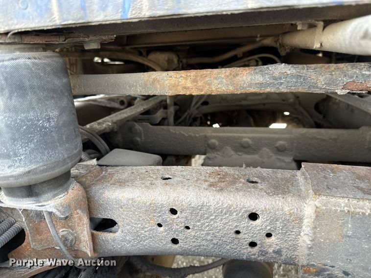 image for item DV0652 2011 Freightliner  Cascadia semi truck