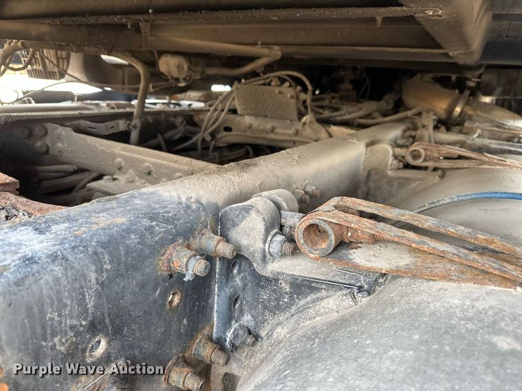 image for item DV0652 2011 Freightliner  Cascadia semi truck