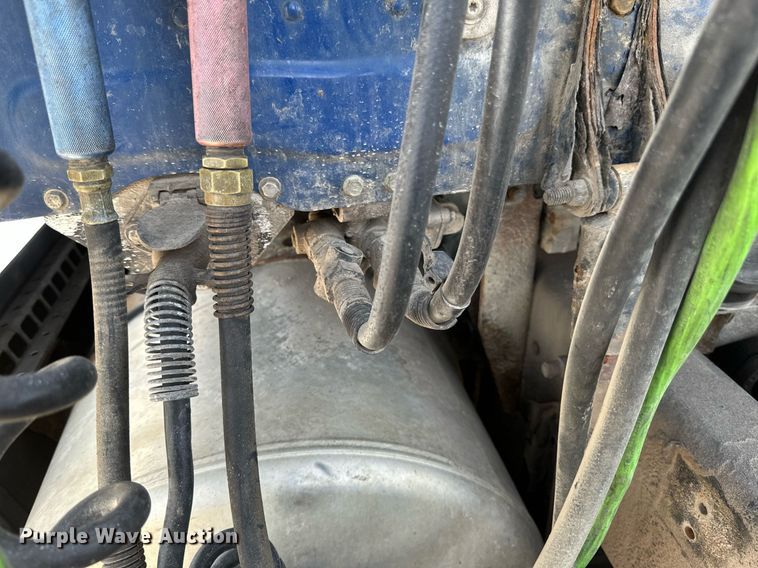 image for item DV0652 2011 Freightliner  Cascadia semi truck