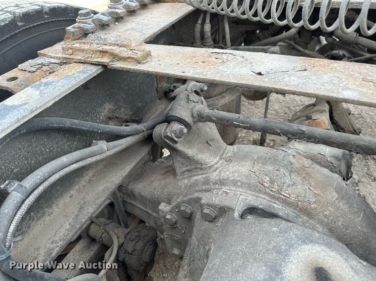 image for item DV0652 2011 Freightliner  Cascadia semi truck