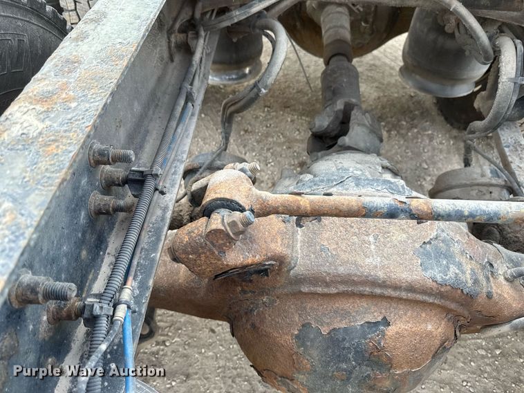 image for item DV0652 2011 Freightliner  Cascadia semi truck