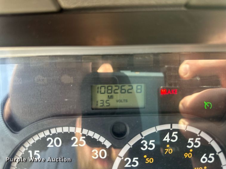 image for item DV0652 2011 Freightliner  Cascadia semi truck