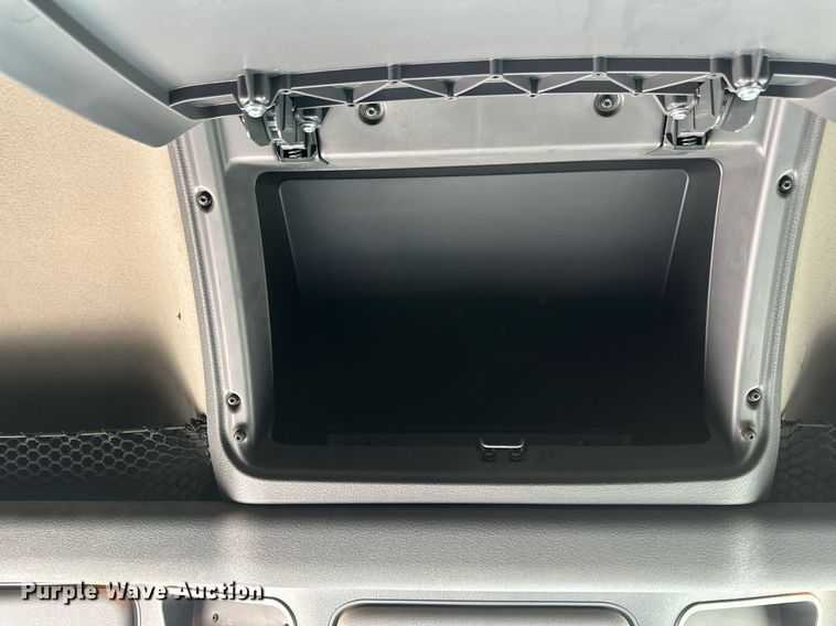 image for item DV0652 2011 Freightliner  Cascadia semi truck