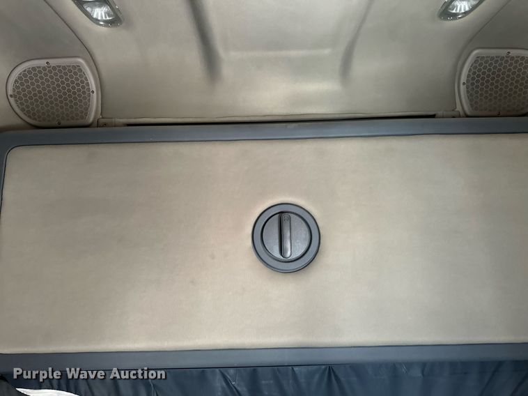 image for item DV0652 2011 Freightliner  Cascadia semi truck