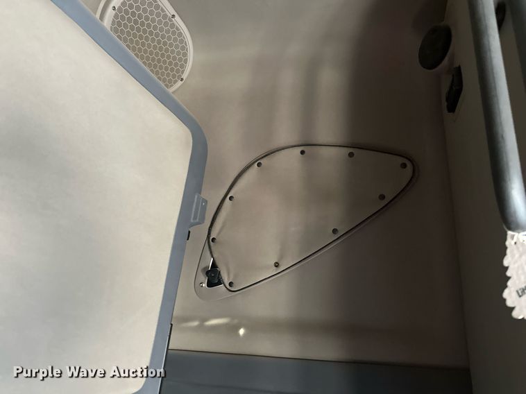 image for item DV0652 2011 Freightliner  Cascadia semi truck