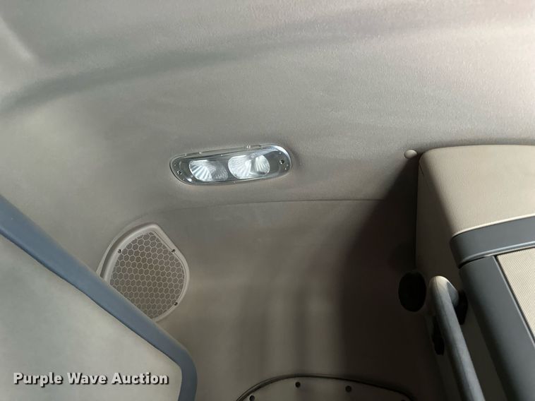 image for item DV0652 2011 Freightliner  Cascadia semi truck