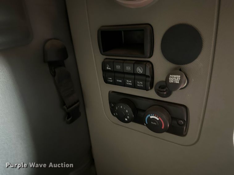 image for item DV0652 2011 Freightliner  Cascadia semi truck